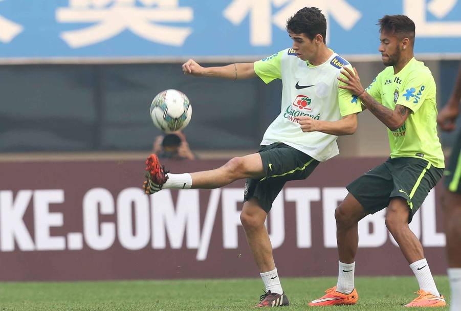 Oscar e Neymar (foto Rafael Ribeiro/CBF)